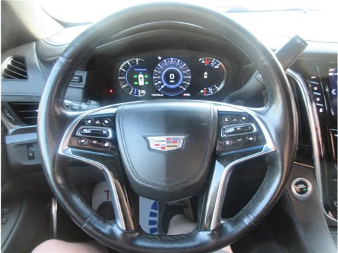 Used 2017 Cadillac Escalade Platinum image 9