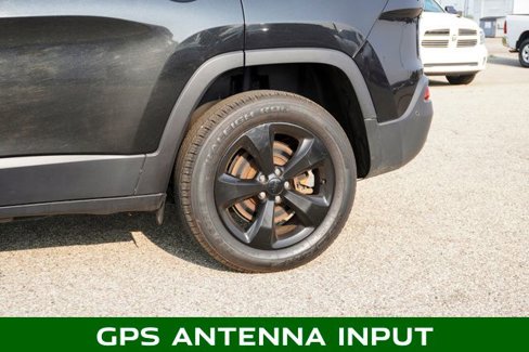 Used 2016 Jeep Cherokee Limited image 7