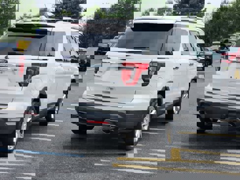 Used 2019 Ford Explorer Limited w/ Ford Safe & Smart Package image 3