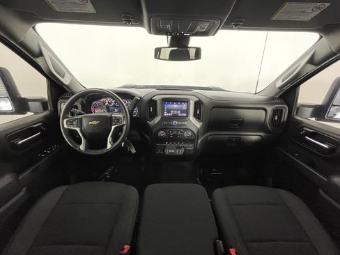 Used 2022 Chevrolet Silverado 2500 Custom w/ Custom Value Package image 11