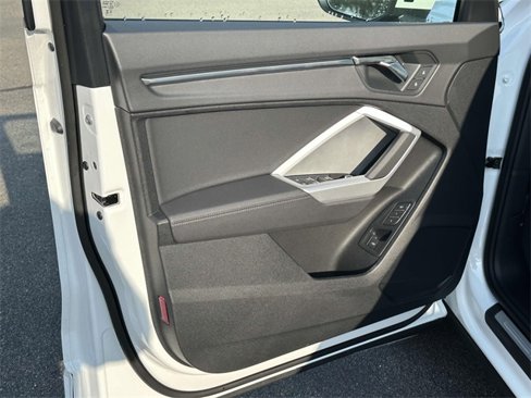New 2025 Audi Q3 2.0T Premium image 8