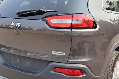 Used 2016 Jeep Cherokee Latitude w/ Cold Weather Group image 13