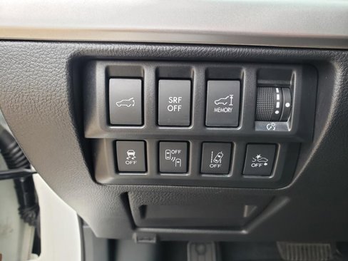 Used 2017 Subaru Outback 3.6R Limited image 34