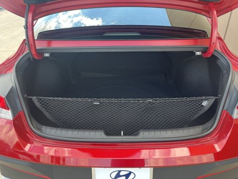 Certified 2025 Hyundai Elantra SE image 10