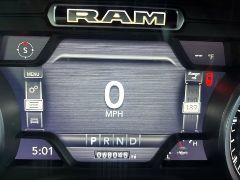 Used 2019 RAM 1500 4x4 Crew Cab image 12