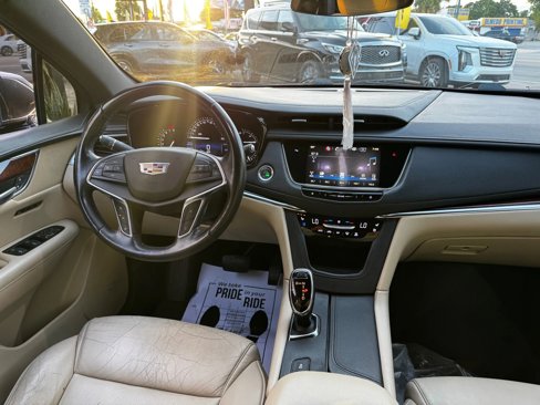 Used 2018 Cadillac XT5 Premium Luxury image 17