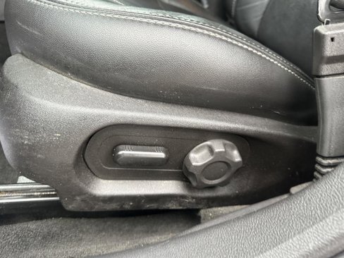 Used 2017 Ford Taurus SEL w/ Equipment Group 201A image 18