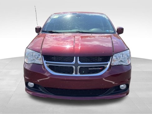 Used 2019 Dodge Grand Caravan SXT image 2