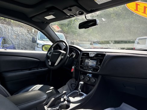 Used 2011 Chrysler 200 Limited image 15