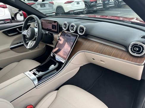 Used 2025 Mercedes-Benz C 300 Sedan image 32