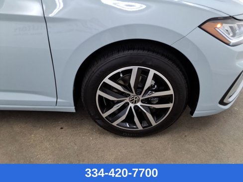 New 2025 Volkswagen Jetta SE image 24