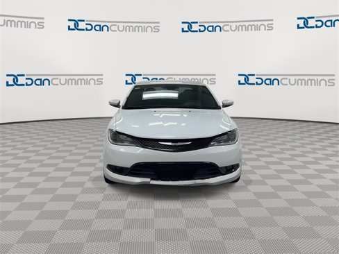 Used 2016 Chrysler 200 S image 3