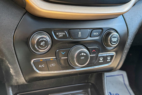 Used 2017 Jeep Cherokee 75th Anniversary image 25