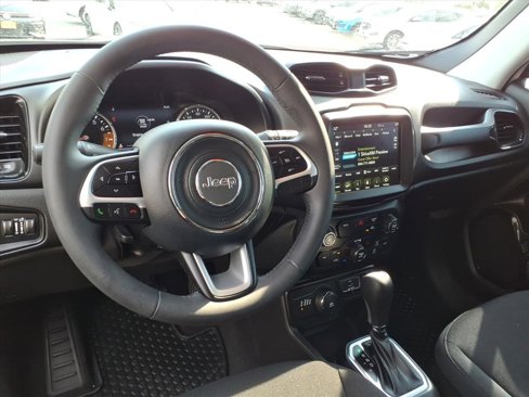 Used 2023 Jeep Renegade Altitude image 10