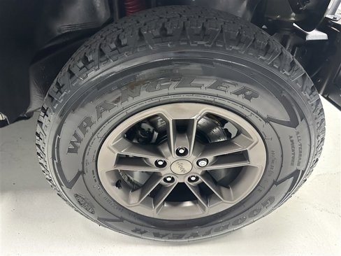 Used 2016 Jeep Wrangler Sahara image 15