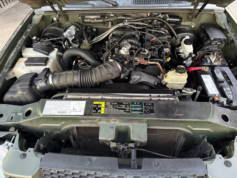 Used 2003 Ford Explorer Sport Trac 2WD image 34