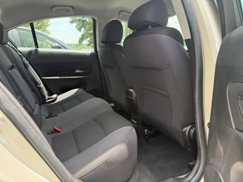 Used 2013 Chevrolet Cruze LT image 15