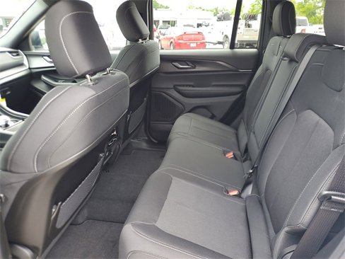 New 2025 Jeep Grand Cherokee Laredo X image 9