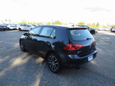 Used 2017 Volkswagen Golf SEL image 3