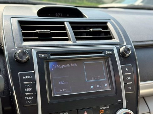 Used 2012 Toyota Camry L image 13