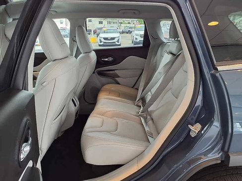 Used 2021 Jeep Cherokee Latitude Lux image 9