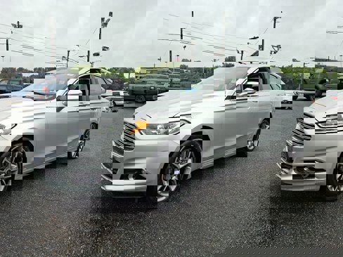 Certified 2016 Ford Fusion Titanium image 3