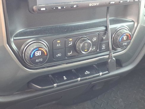 Used 2015 Chevrolet Silverado 2500 LT w/ LT Convenience Package image 11