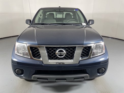 Used 2017 Nissan Frontier SV image 3
