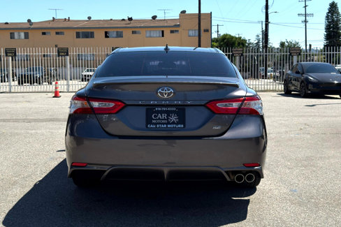 Used 2020 Toyota Camry SE image 6