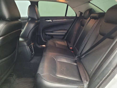 Used 2018 Chrysler 300 Limited image 18