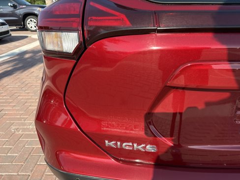 Used 2021 Nissan Kicks SR w/ Interior Electronics Package image 37