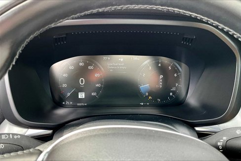Used 2019 Volvo XC60 T5 Momentum w/ Multimedia Package image 24