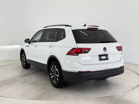 Used 2022 Volkswagen Tiguan S image 3