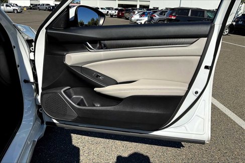 Used 2018 Honda Accord EX image 22