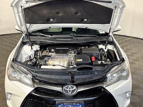 Used 2017 Toyota Camry SE image 21