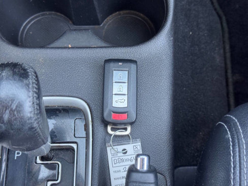 Used 2016 Mitsubishi Outlander GT image 16