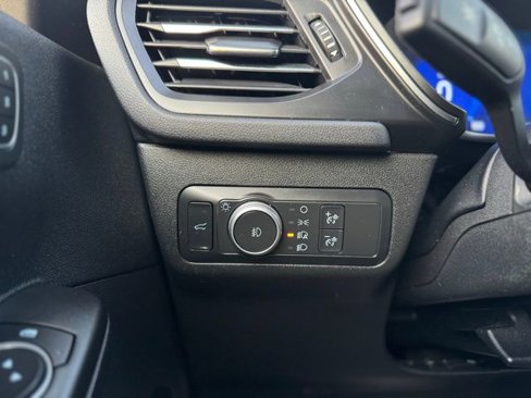 Used 2020 Ford Escape Titanium image 40