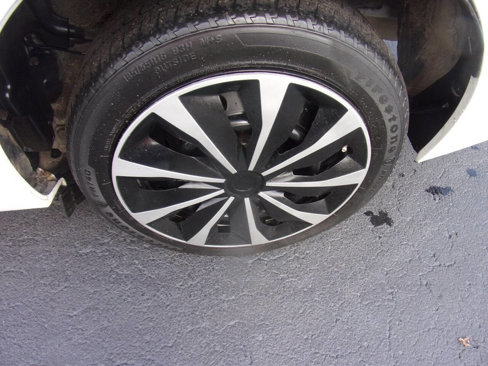 Used 2017 Toyota Corolla LE image 11