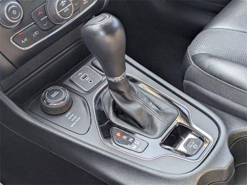 Used 2023 Jeep Cherokee Altitude Lux image 27