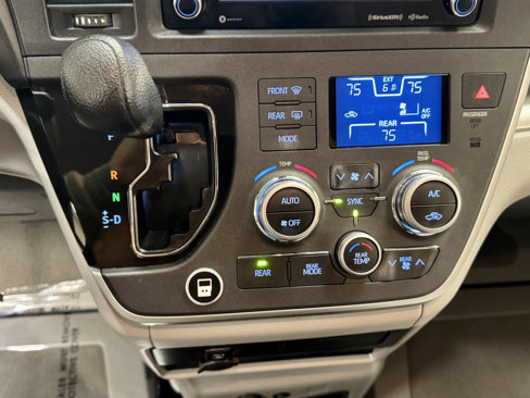 Used 2020 Toyota Sienna LE image 22