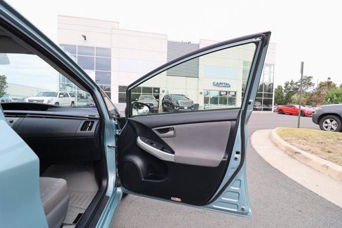 Used 2015 Toyota Prius Three image 41