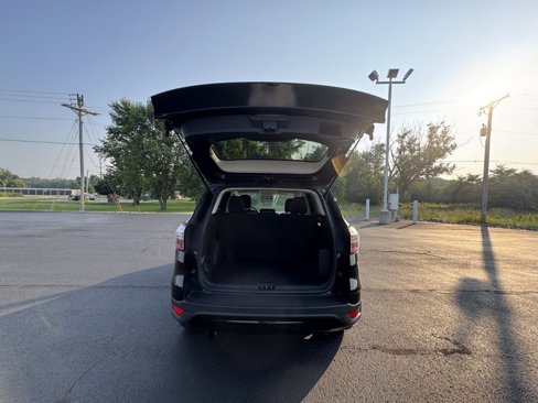 Used 2018 Ford Escape SE w/ SE Sport Appearance Package image 30
