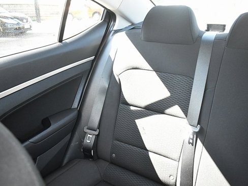 Used 2020 Hyundai Elantra SEL image 18