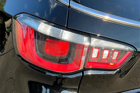Used 2020 Jeep Compass Latitude image 23