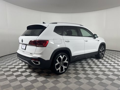 Used 2022 Volkswagen Taos SEL w/ Panoramic Sunroof Package image 7