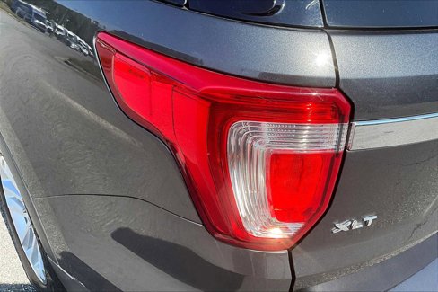 Used 2017 Ford Explorer XLT w/ Equipment Group 202A image 26