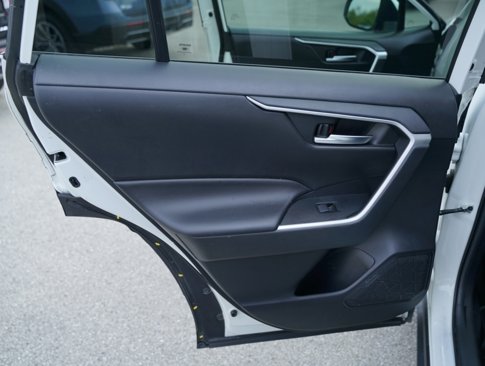 Used 2021 Toyota RAV4 XLE image 26