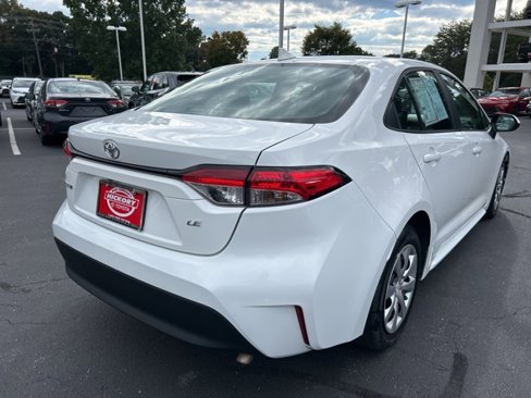 Used 2023 Toyota Corolla LE image 5