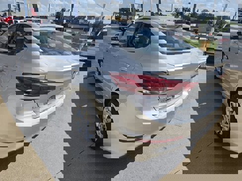 Used 2018 Hyundai Elantra SE w/ Cargo Package image 5