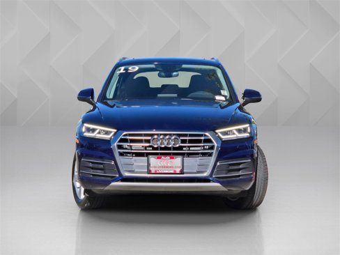 Used 2019 Audi Q5 2.0T Premium Plus w/ Premium Plus Package image 2